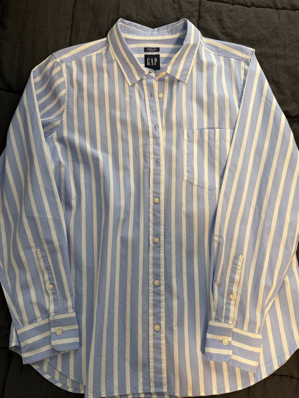 GAP Women’s Perfect Shirt Blue and White Vertical Stripe Button-Down Large